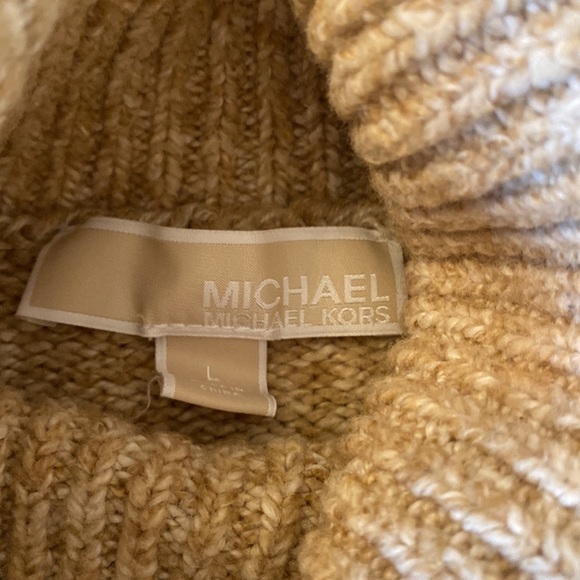 Michael Kors excellent condition turtleneck sweater.  Size L - Picture 3 of 5